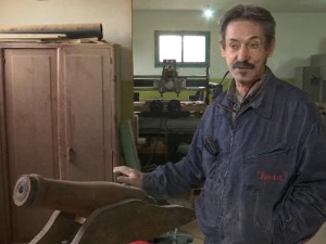 Док је мајстора Живадина  чуће се и  Карађорђеви топови са Котелника уочи Божића