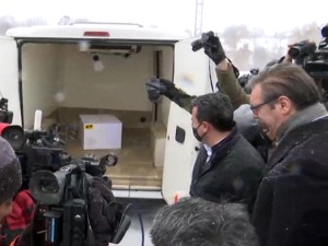 Табановце, Вучић предао Заеву први контингент Фајзерових вакцина