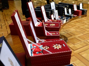 Вучић уручио одликовања поводом Дана државности