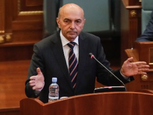 Иса Мустафа поднео оставку