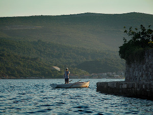На веслу прича: Вишак историје архипелага