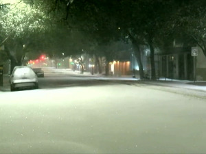 Ледени талас оковао Тексас, милиони грађана имају проблемa са струјом и водом