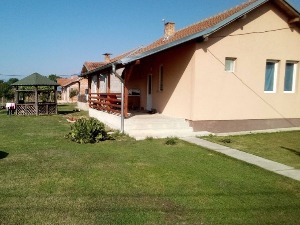 Поново претње Србима повратницима у Жачу код Истока