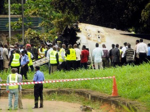Седам особа погинуло у паду војног авиона у Нигерији