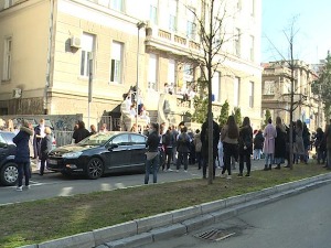 Протест испред Студентске поликлинике упркос најавама Брнабићеве и Лончара
