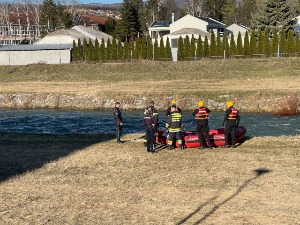 Наставља се потрага за девојком која је упала у Нишаву
