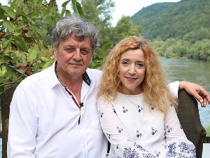 Заводљива телевизија - Креатори серија: Радош Бајић