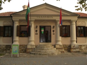 Директор Природњачког музеја тврди да та установа  неће бити угашена, извињава се због гласина