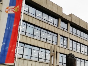 Алексић поново негираo оптужбе за полно узнемиравање, проширена истрага