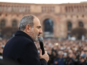 Јерменија на ивици пуча, опште расуло на улицама Јеревана