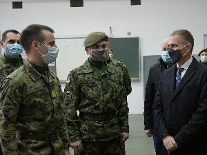 Стефановић позвао младе да се пријаве на конкурс за војне школе