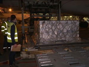 Вучић и Боцан-Харченко дочекали контингент од 100.000 доза "спутњика": Доказ братске сарадње Србије и Русије