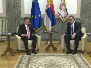 Вучић разговараo са Лајчаком