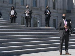 Представнички дом отказао седницу, могућ упад екстремиста