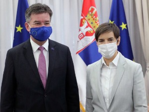 Брнабићева са Лајчаком о дијалогу и путу ка ЕУ