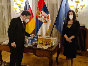 Уџбеници за Српску допунску школу у Берлину донација МСП-а
