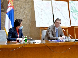 Вучић се састао са Чен Бо