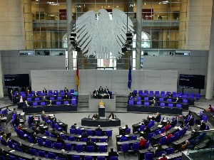 Афера тресе Демохришћане у Немачкој: Посланици се богатили на маскама?