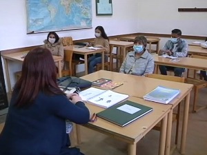 За образовање никад није касно – Ромкиње из Прокупља решиле да заврше школу у петој деценији