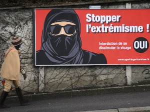 Швајцарска радио-телевизија: Грађани подржали забрану покривања лица