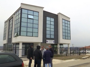 Младићи ухапшени због масовне туче у Лапљем Селу пуштени да се бране са слободе