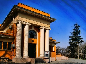 Пожар у Уметничком павиљону "Цвијета Зузорић", уништен део документације и информатичка опрема