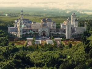 Палату принца Акима из Замунде „глуми“ кућа репера Рика Роса 