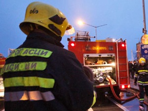 Пожар на Чукарици, пронађена жена у несвесном стању