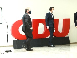 Афере топе популарност немачке ЦДУ