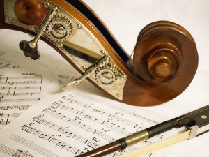 Виолончелиста Стивен Исерлис 