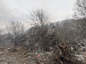 Пожар угашен, опасна депонија у Ковину затворена – Министарство одлучује шта даље