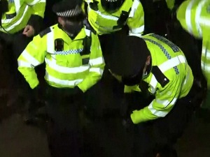 Протест у Лондону након што је полицајац осумњичен за убиство жене, привођења због кршења мера