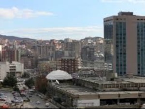 Приштинa, пронађене две мртве особе, сумња се да су убијене