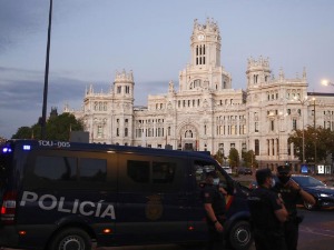 Разбијена највећа нарко-банда у Мадриду, заплењени кокаин, "ферари", арсенал оружја