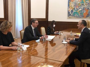 Вучић и Фабрици о пандемији, вакцинама и приступним преговорима
