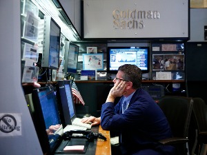 Банкари у САД моле да раде само 80 сати недељно: Нисам јео, нити се туширао, рад од јутра до сутра