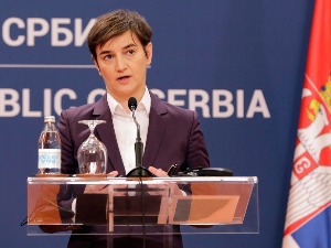 Брнабић: Улажемо у образовање и науку, настављамо дијалог с младима