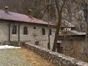 Манастир Црна река одолева вековима, ко му је дао име