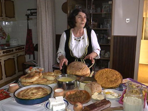 Домаћа маст, љута паприка, чварци, хлеб – рецепт бака Мире да се сачува традиционална кухиња