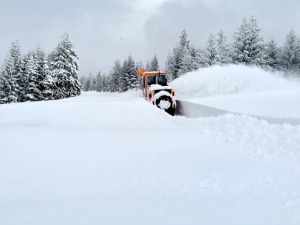 Ванредна ситуација у деловима општине Ивањица због снега и сметова