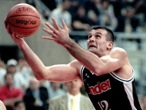 Крадљивац лопти спасава "Партизан"