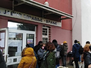 Медијски радници из Северне Македоније вакцинисани у Врању