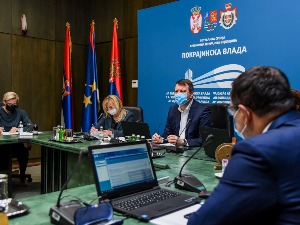 Покрајинска влада финансира куповину возила за болнице и домове здравља