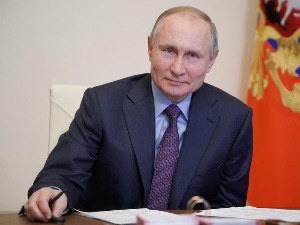 Руски посланици подржали закон који омогућава Путину још два мандата