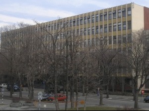 Одређен притвор 79-годишњем Новосађанину осумњиченом за подвођење 14 жена у салонима за масажу