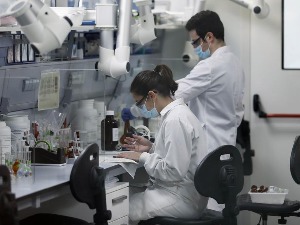 Зашто мерење антитела после вакцине нема много смисла, објашњава имунолог са Медицинског факултета