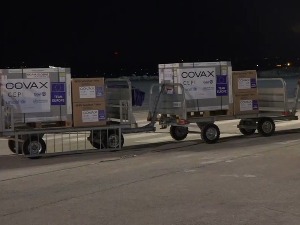 Прве вакцине против ковида допремљене у Приштину 