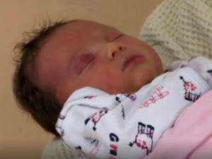 Вучић честитао рођење Данице, бебе рођене из одмрзнутих ембриона