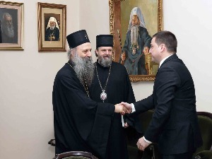 Ружић и патријарх Порфирије разговарали о сарадњи СПЦ и Министарства просвете