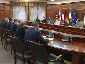 Годфри и амбасадори Квинте: Задивљујући успех Србије у имунизацији